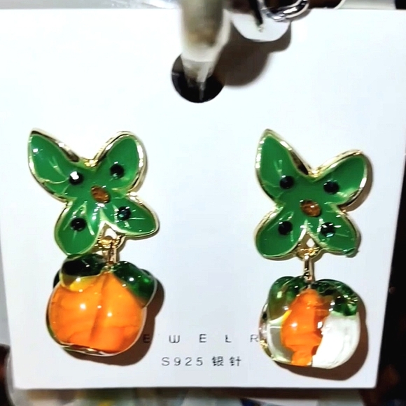 Georgia Peach Transparent Pierced Earrings - Picture 4 of 9